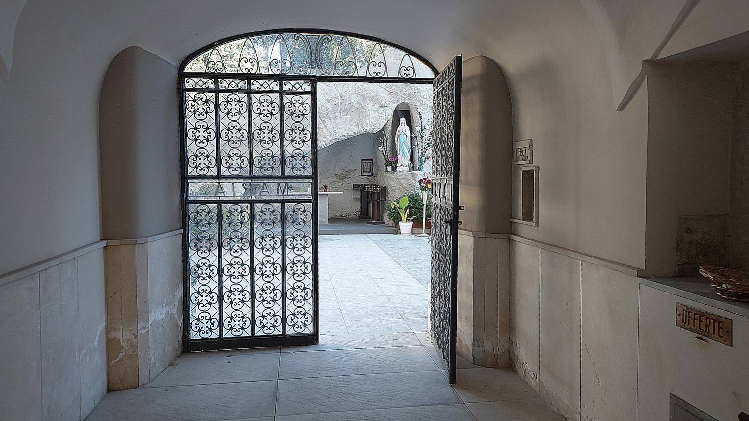 2026-02-22_145602-Napoli-Chiostro-San-Francesco