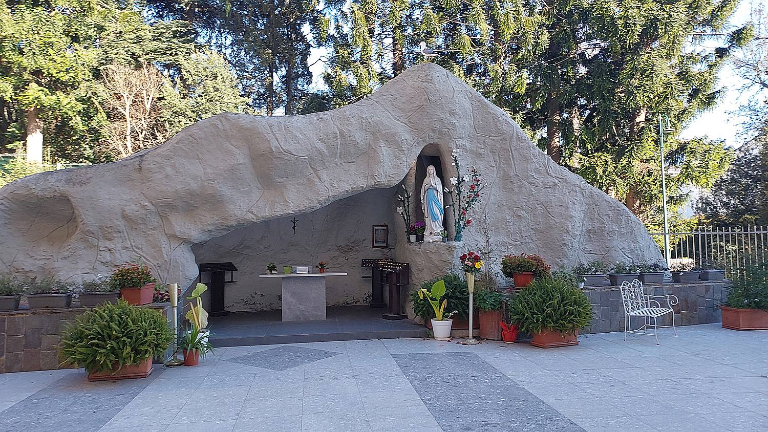 2026-02-22_145610-Napoli-Chiostro-San-Francesco